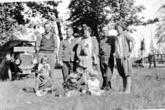 Blue binder photos 017 looks like Dave Hilma Carl and Jack in the centre