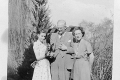 Gray Binder Photos 370 Eileen holding Trix Jessies boyfriend Silver and Jessie Doran