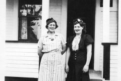 Gray Binder Photos 289 Hilma and who abt 1938