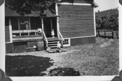 Jacks 2nd Album 006 guessing Bobby & Arlene at Jessies Northfield Nanaimo home