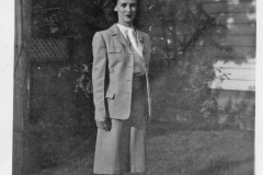 Eileens-photo-album-050-Eileen-abt-1947