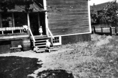 Eileens-photo-album-077-Bobby-and-Arlene-Olsen-on-the-porch-of-Jessies-Northfield-Nanaimo-home