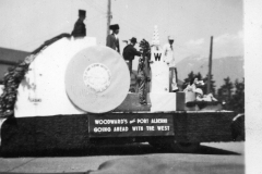 Eileens-photo-album-119-Port-Alberni-parade-abt-1948-Woodwards-float