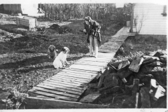 Eileens-photo-album-196-Eileen-backyard-of-2nd-Ave-home-abt-1946