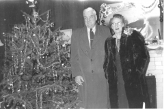 Photo booklets 070 Bill & Jessie Willet (Bill dont burn the tree down) Christmas 1954